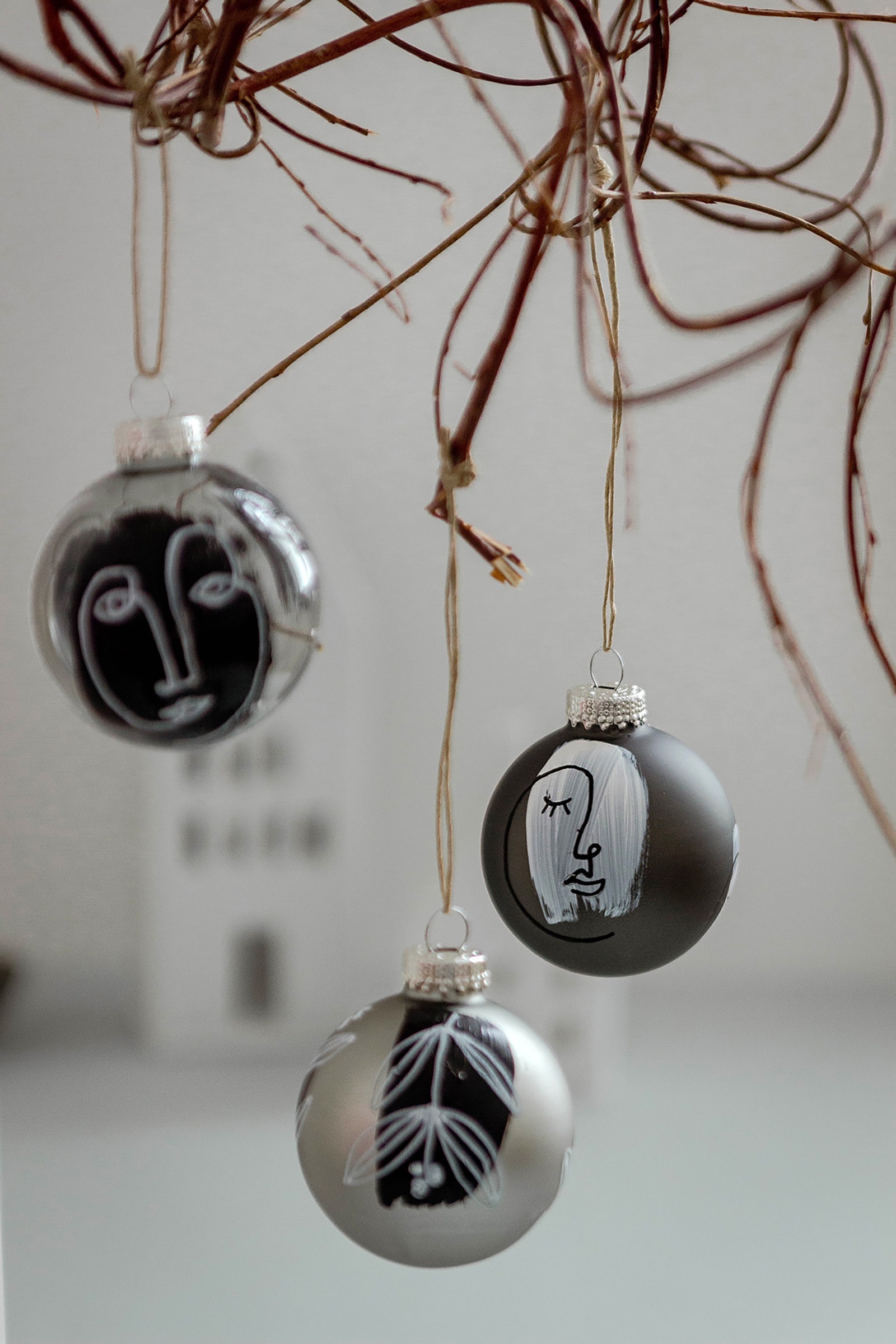 Alva & Ida - DIY Blog, Nachhaltigkeit, Slow Living, Natur - Hyggelige Weihnachten mit DIY Weihnachtsdeko: Weihnachtskugeln mit Line Art
